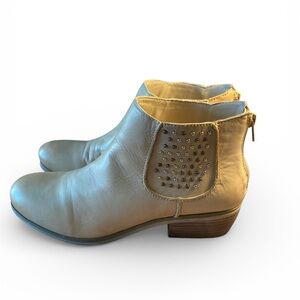 Crown Vintage Tan Ankle Booties, New in Box
